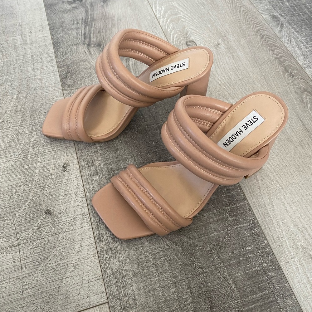 Steve Madden Tahani Trapunto Strap Sandal